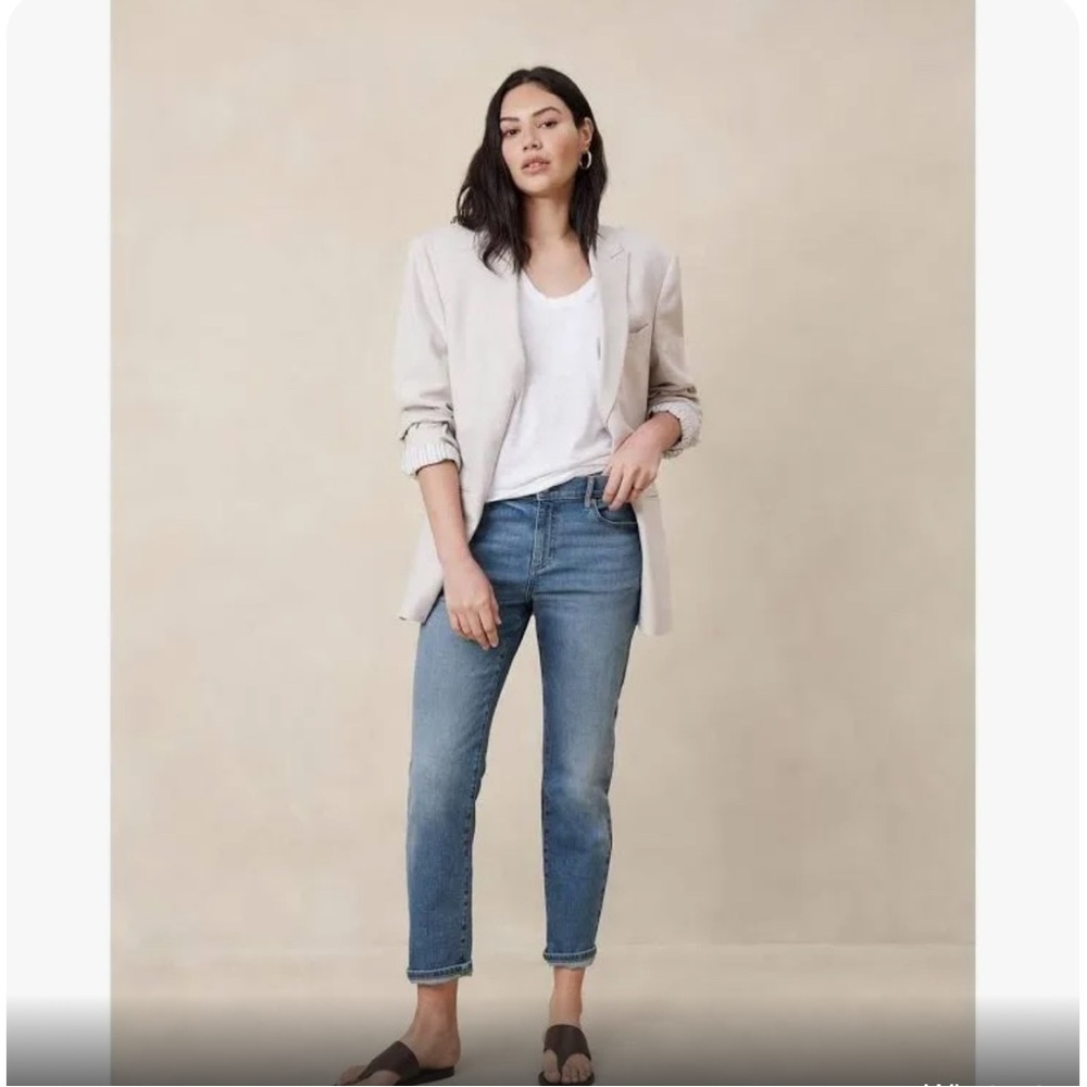 NWT Banana Republic Girlfriend Jean. Size 10 Petite
